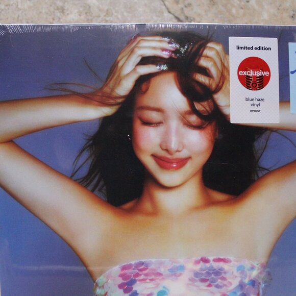 Nayeon NA THE 2nd MINI ALBUM Blue Haze Vinyl Limited Edition Target Exclusive - Picture 3 of 7